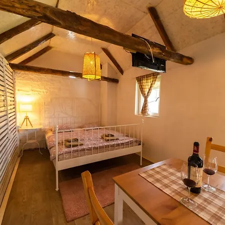 Domacinstvo Cikic Zasavica Guest House Exterior photo