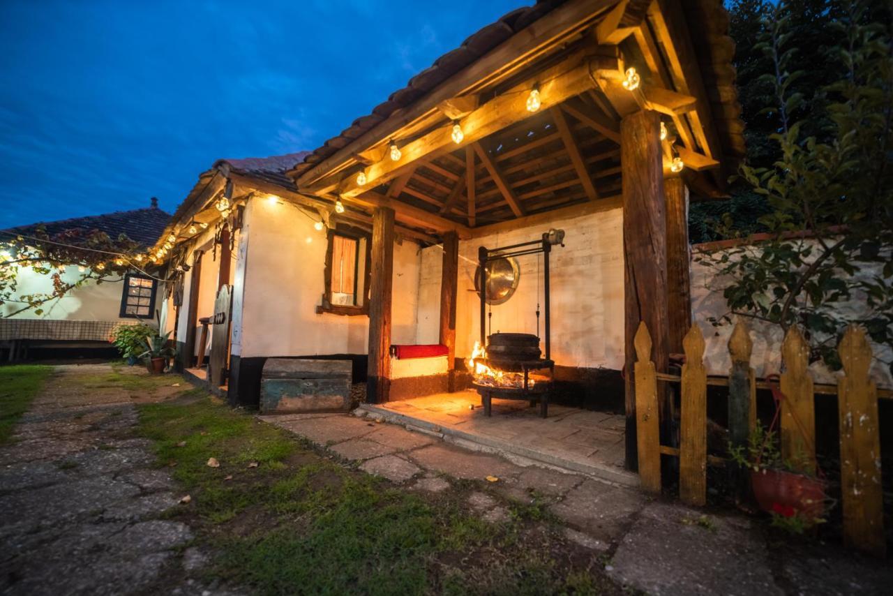 Domacinstvo Cikic Country house
