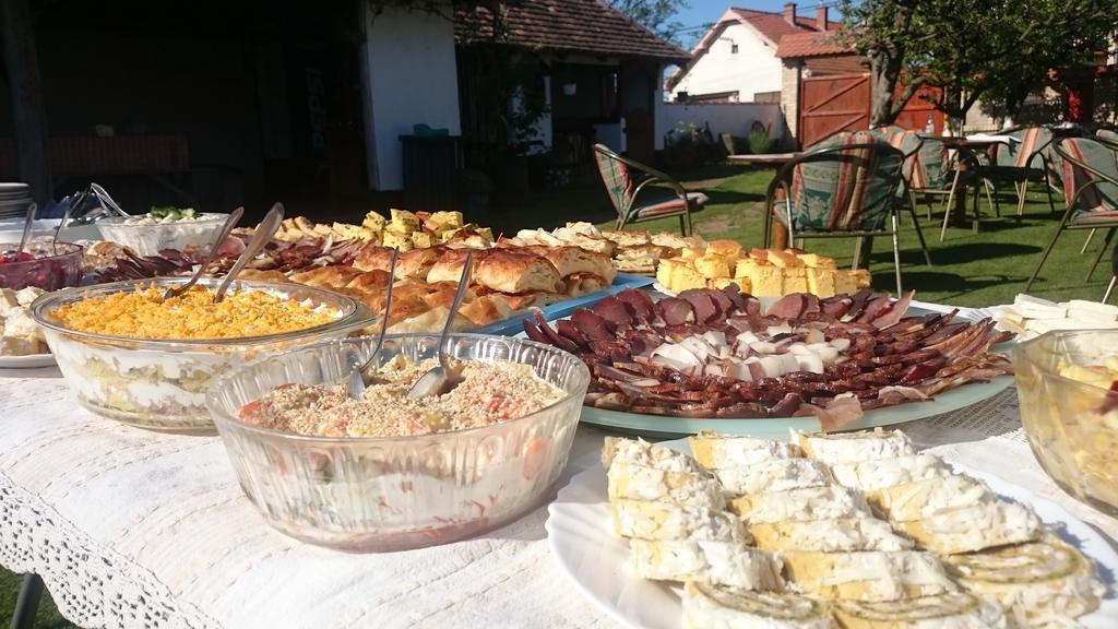 Domacinstvo Cikic Country house *